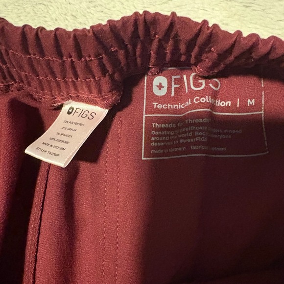FIGS Women Scrub Set Casma Top LARGE Yola Pants MEDIUM Burgundy Maroon - Picture 7 of 9